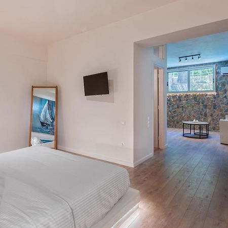 Saronis Suites Saronida 외부 사진