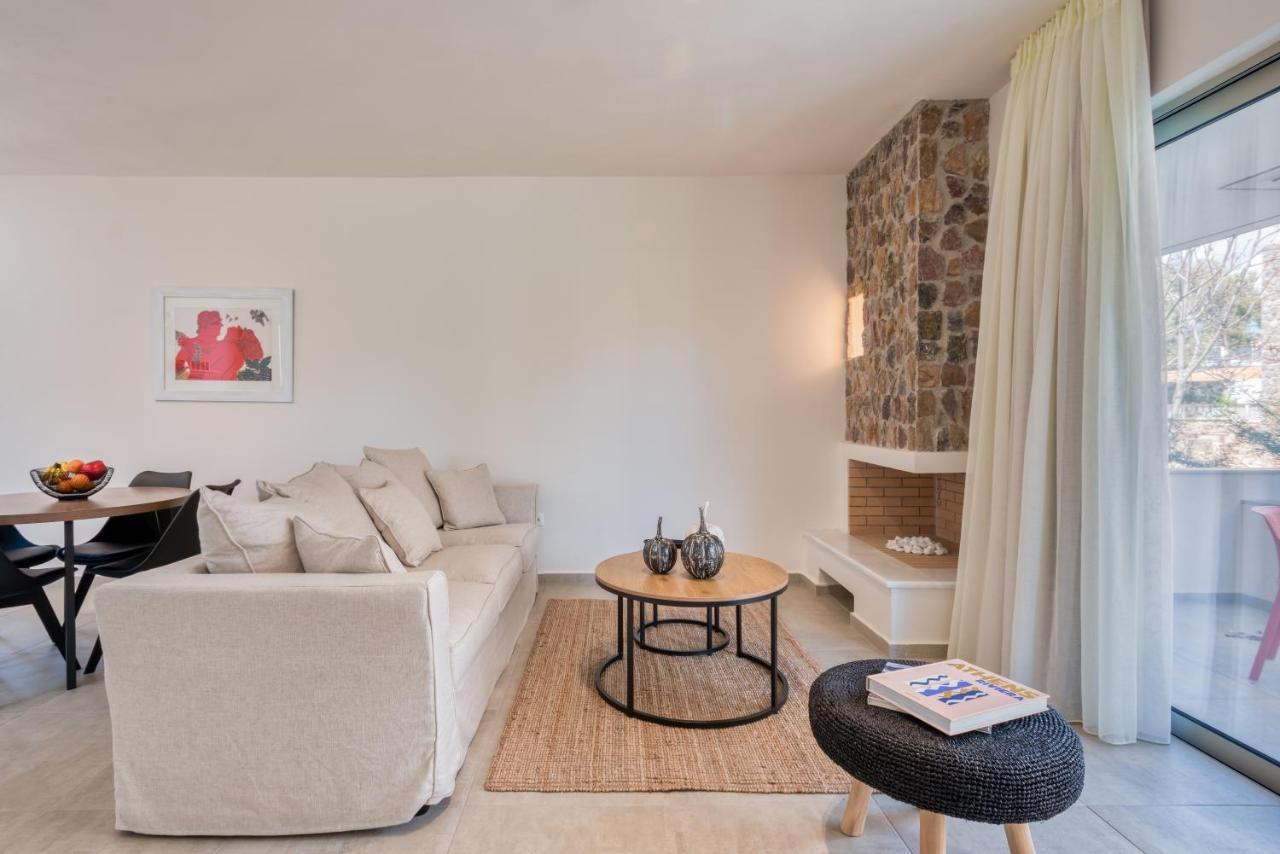 Saronis Suites Saronida 외부 사진
