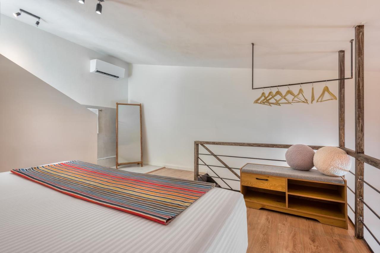 Saronis Suites Saronida 외부 사진