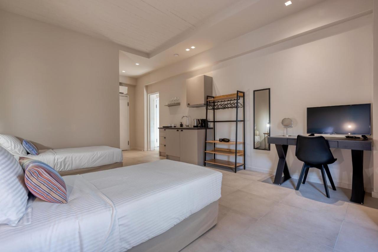 Saronis Suites Saronida 외부 사진