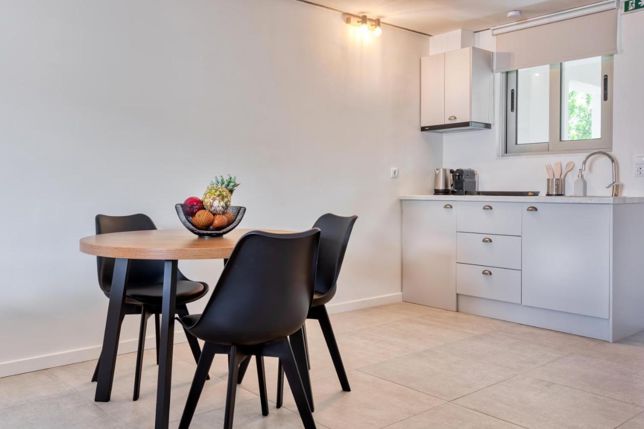 Saronis Suites Saronida 외부 사진