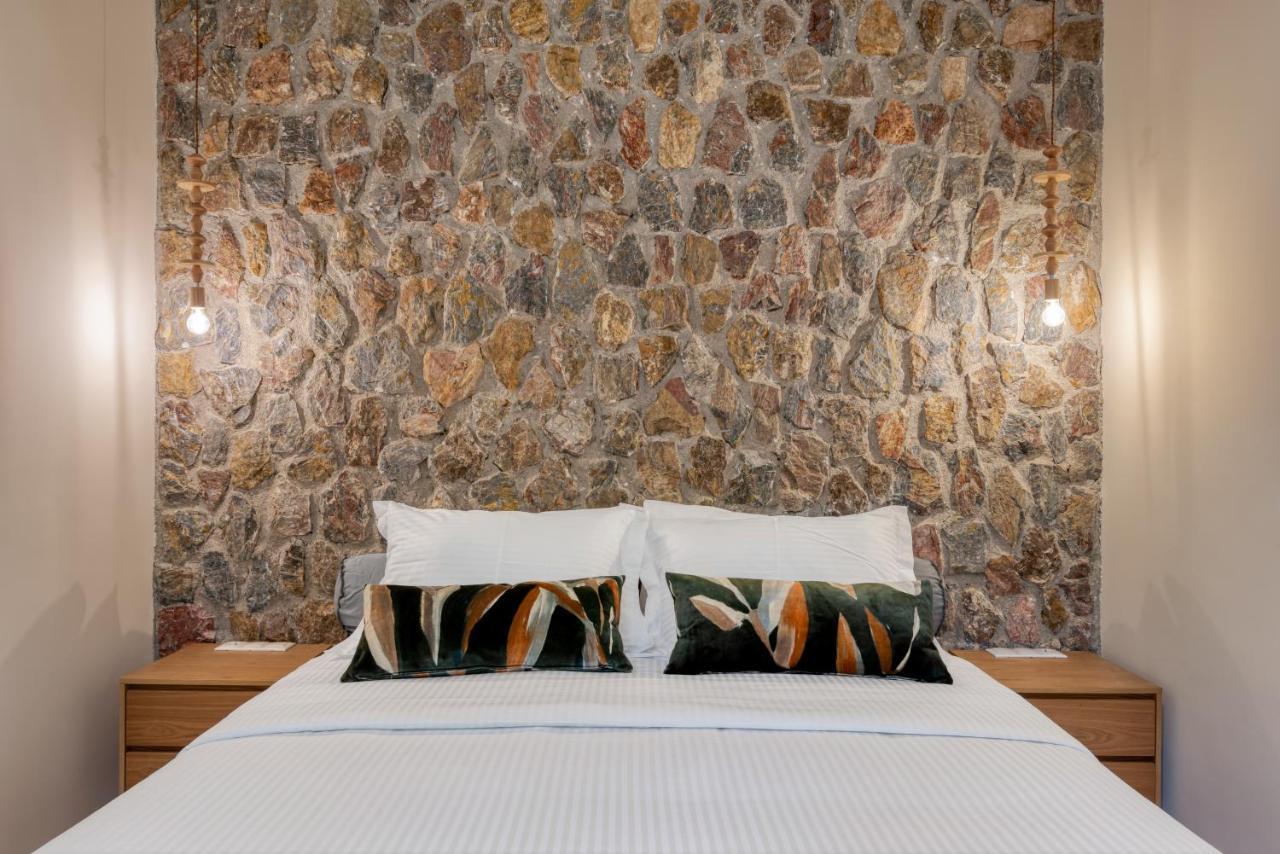 Saronis Suites Saronida 외부 사진