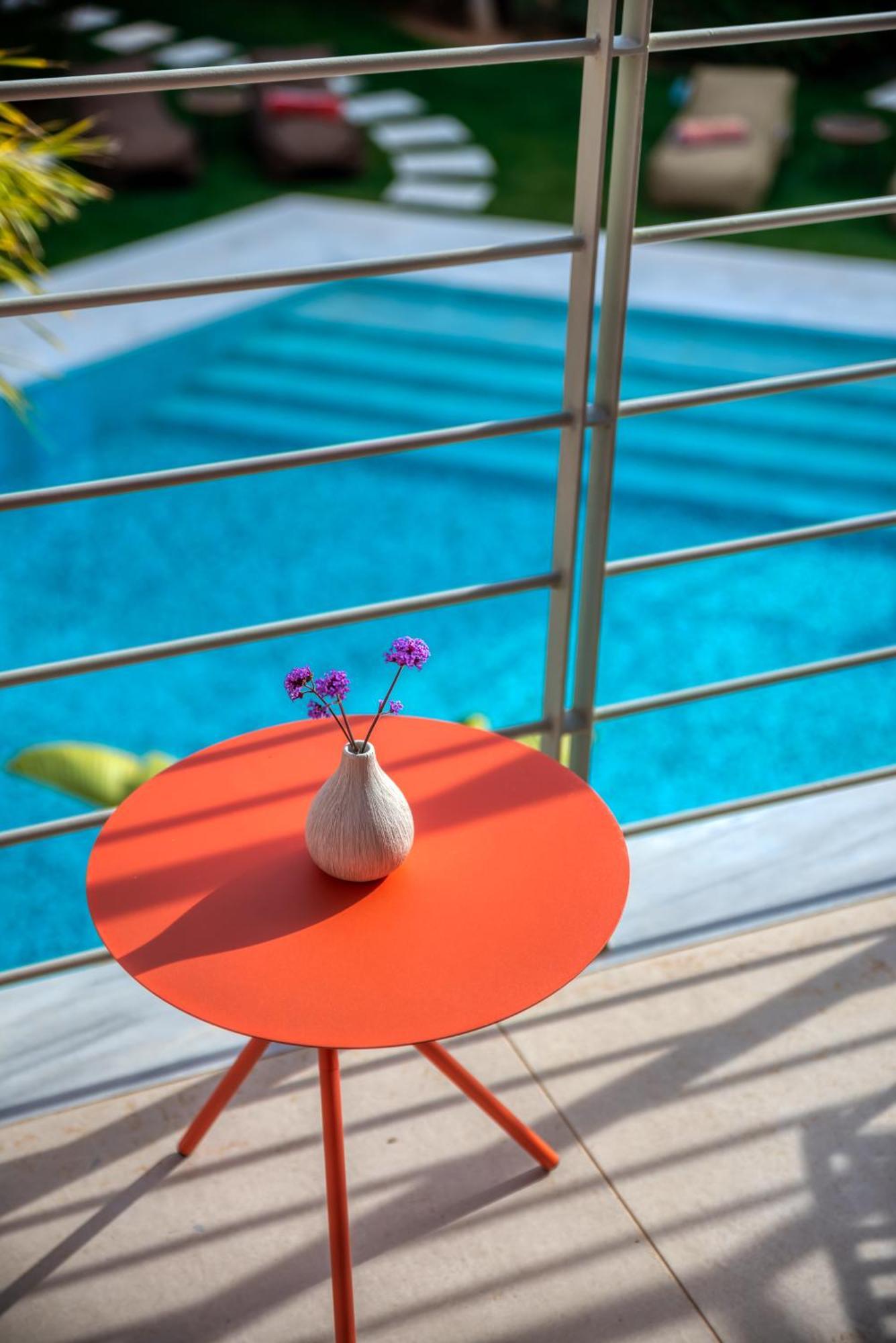 Saronis Suites Saronida 외부 사진