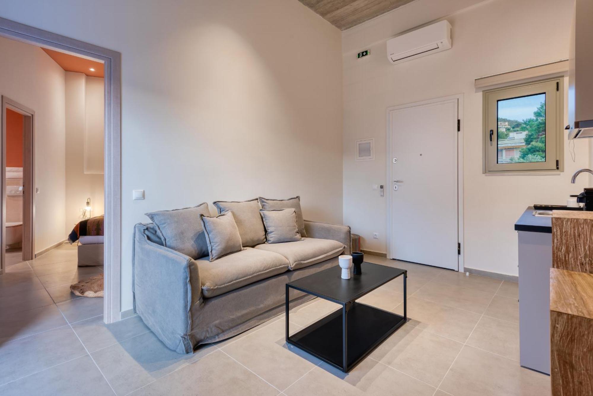Saronis Suites Saronida 외부 사진