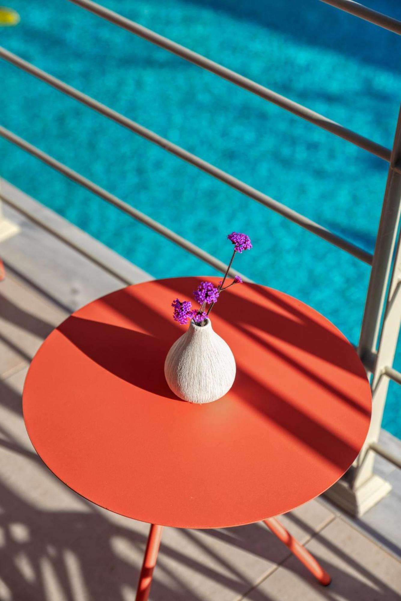 Saronis Suites Saronida 외부 사진