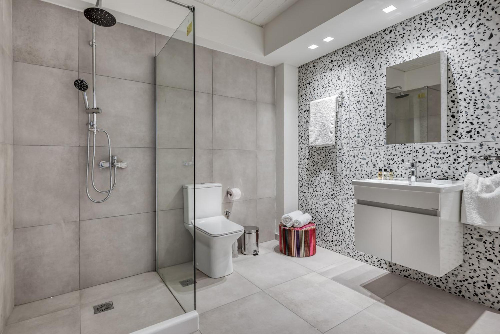 Saronis Suites Saronida 외부 사진