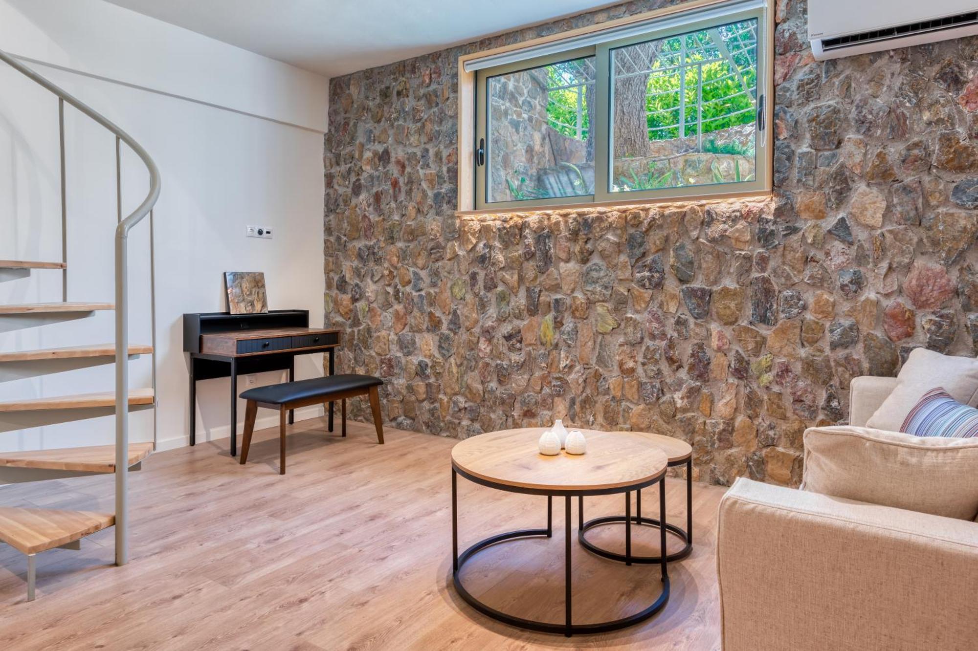 Saronis Suites Saronida 외부 사진