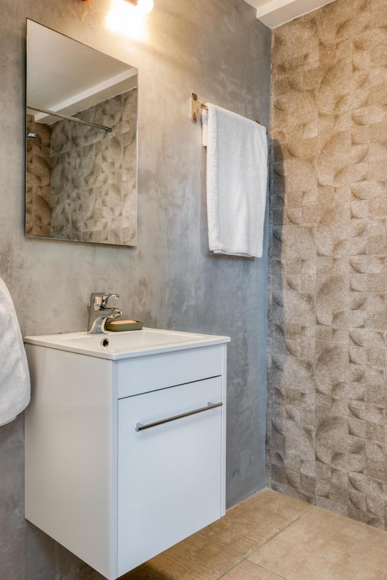 Saronis Suites Saronida 객실 사진