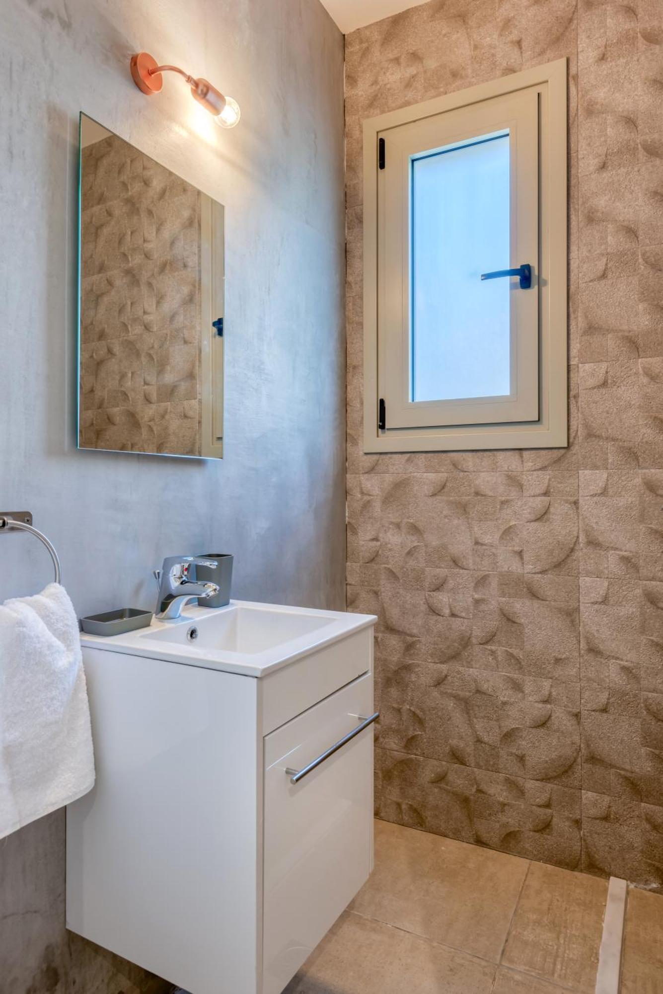 Saronis Suites Saronida 객실 사진